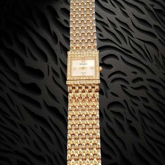 Rare Gruen Bangle Quartz Watch, Reversible Dial, 21MM MOP Dial, Japan Movement main image 6